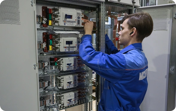 Слайд один, что то делает в щитке