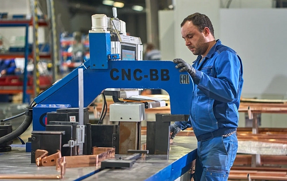 Слайд один, что то делает в щитке